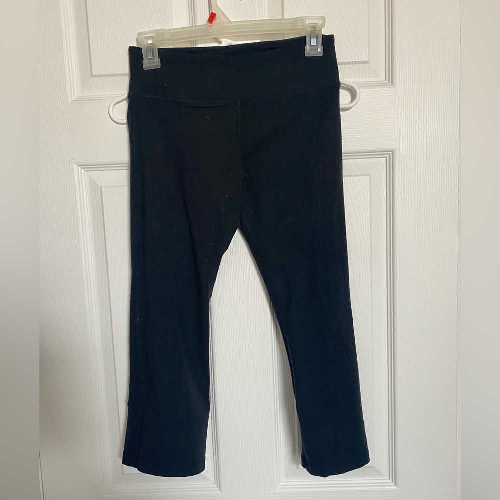 One tooth capris